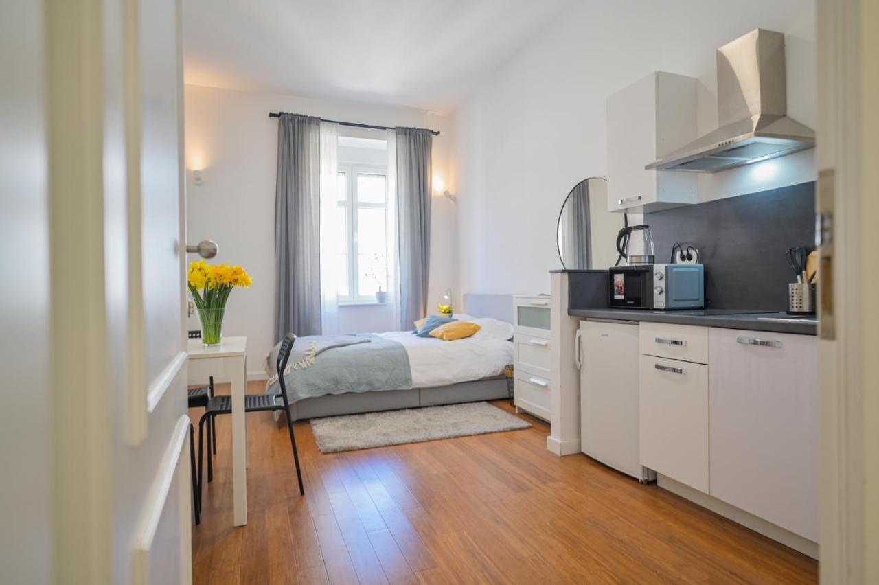 Berry Berry Studio Apartment Загреб Екстериор снимка
