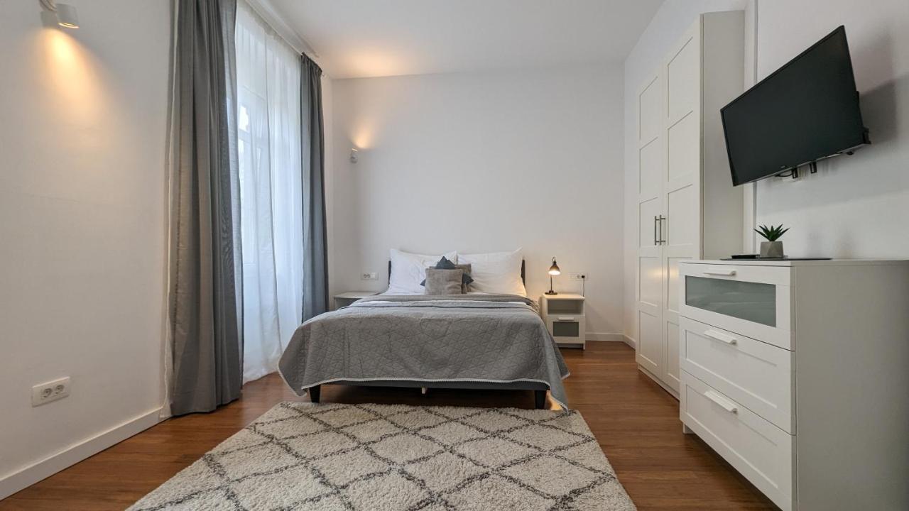 Berry Berry Studio Apartment Загреб Екстериор снимка